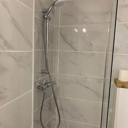 Appartement Lumineux Studio 20mins A Pieds De La Croisette Cannes